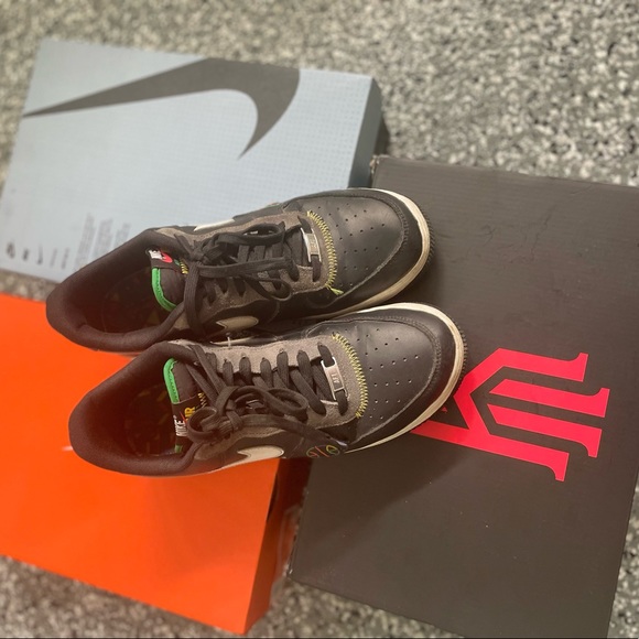 Nike Air Force 1 Low Live
Toqether Play Together
(Peace) - Picture 5 of 6